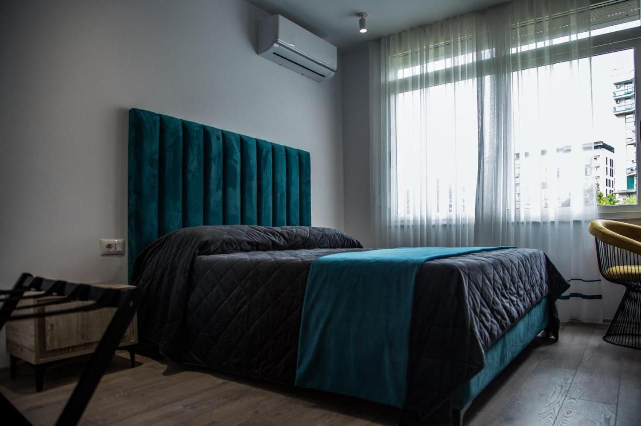 Lucas Central Premium Studios Tirana Bagian luar foto