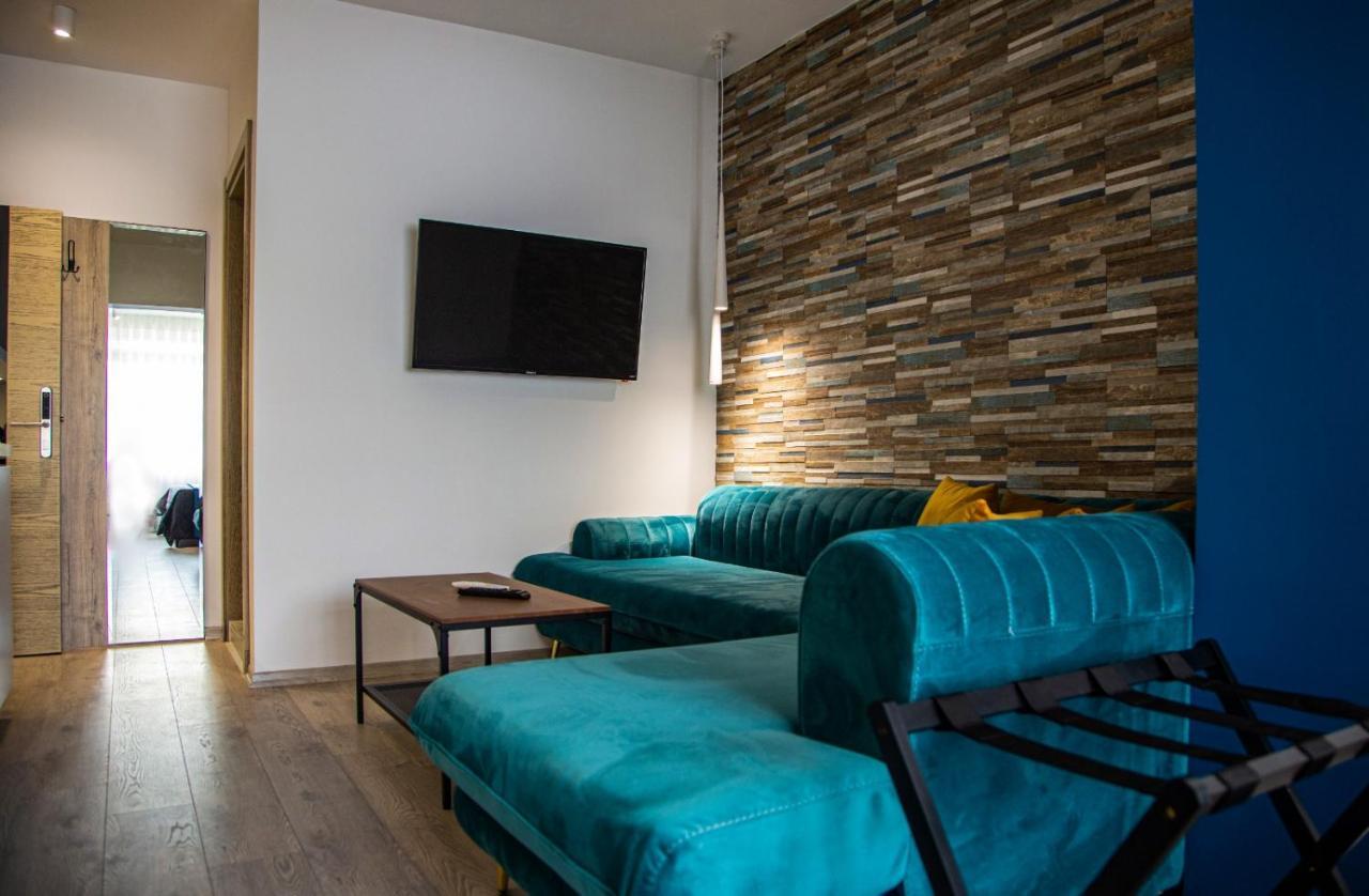 Lucas Central Premium Studios Tirana Bagian luar foto