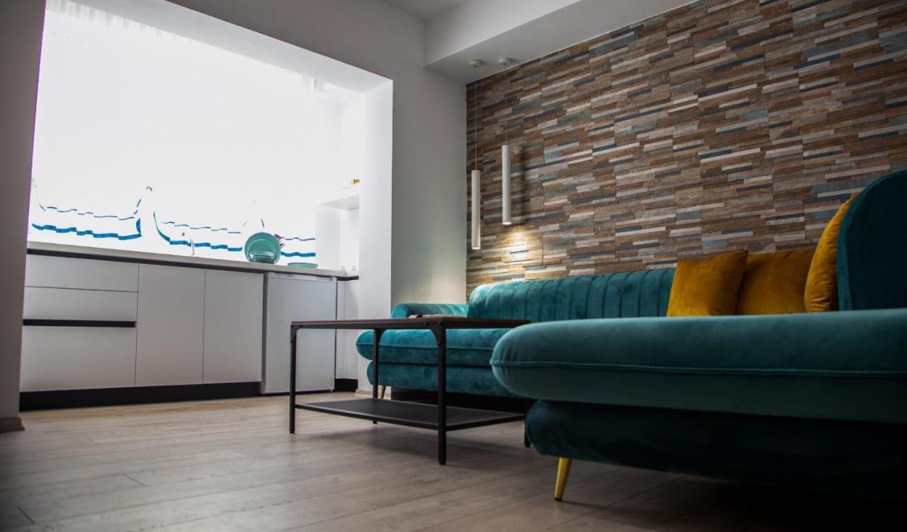 Lucas Central Premium Studios Tirana Bagian luar foto