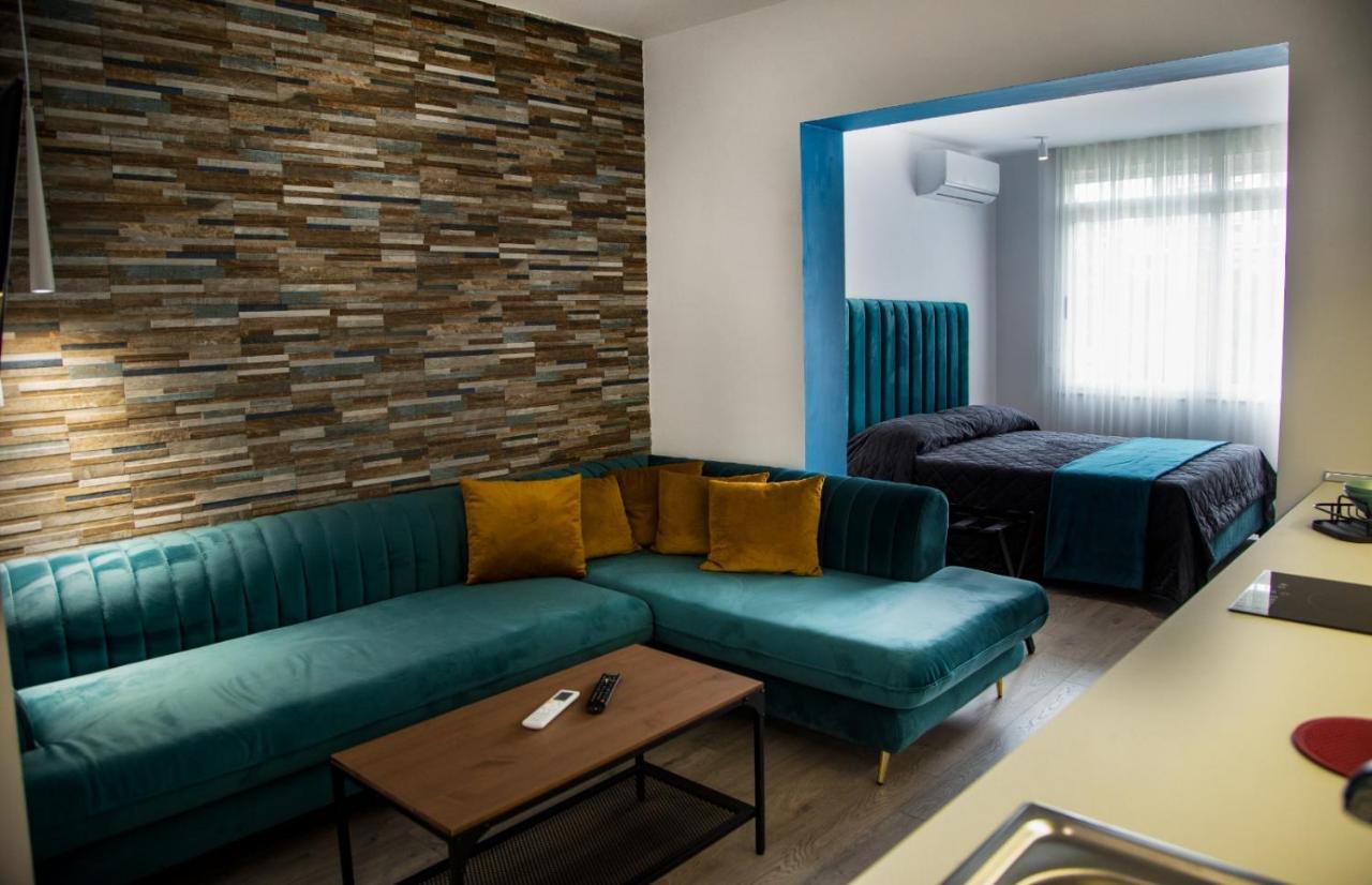 Lucas Central Premium Studios Tirana Bagian luar foto